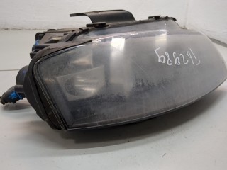 Фара (передняя) правая, ориг. номер 8P0941004L, Audi A3 2003-2005