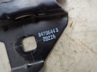 Замок капота, Toyota Sequoia 2000-2004