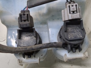 Бачок омывателя, Toyota RAV4 2005-2008