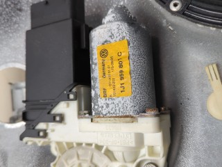 Стеклоподъемник электрический левый передний, Volkswagen Golf 4 1997-2006