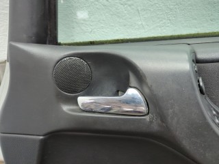 Стекло боковой двери правое переднее, Opel Zafira 2003-2006