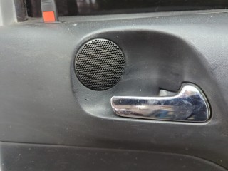 Стекло боковой двери правое заднее, Opel Zafira 2003-2006