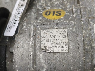 Компрессор кондиционера, ориг. номер 5K0820803, Volkswagen Golf 6 2008-2012