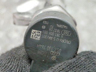 Рампа (рейка) топливная, ориг. номер 03L130089, Volkswagen Passat 2005-2010
