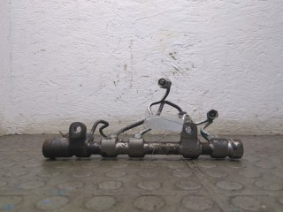 Рампа (рейка) топливная, ориг. номер 2381033030, Toyota Yaris 2009-2012