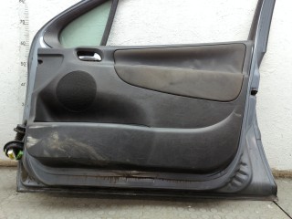 Стекло боковой двери правое переднее, Peugeot 207 2006-2009
