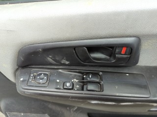 Стекло боковой двери правое переднее, Mitsubishi Pajero Pinin 1998-2006