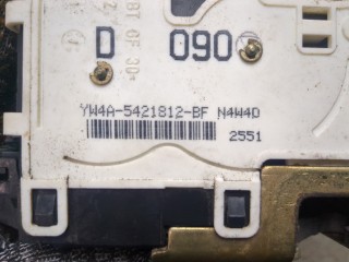 Замок двери правый передний, ориг. номер EC2658310W, Mazda Tribute 2000-2004