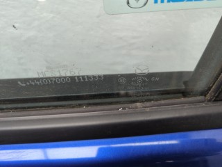 Стекло боковой двери левое переднее, Mazda 2 2007-2010