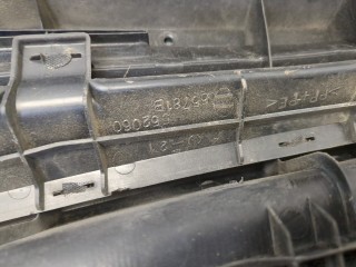 Жабо под дворники (дождевик), Toyota Yaris Verso 2003-2006