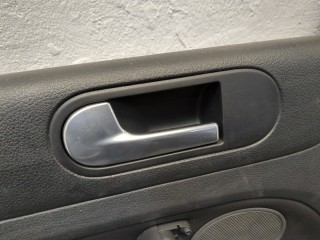 Стекло боковой двери левое переднее, ориг. номер 5M0845201A, Volkswagen Golf Plus 2005-2009