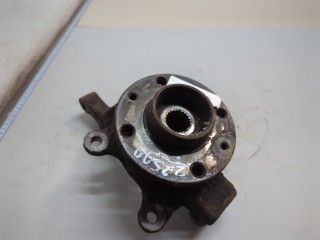 Ступица (кулак, цапфа) левая передняя Nissan Micra K12E 2007-2010, 40204AX600