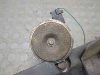 Рамка капота, ориг. номер 532050D901, Toyota Yaris 2009-2012