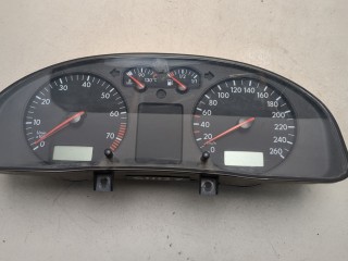 Щиток приборов (приборная панель) Volkswagen Passat 5 1996-2001, левый руль, 3B1919880