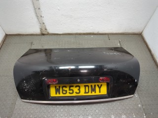 Обшивка крышки (двери) багажника Audi A6 2001-2005, 4B5867975F