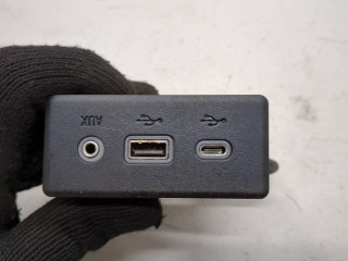 Разъем AUX/USB, ориг. номер 13529865, Chevrolet Malibu 2018-2026
