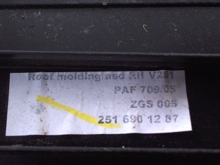 Молдинг крыши правое переднее, ориг. номер 2516901287, Mercedes R W251