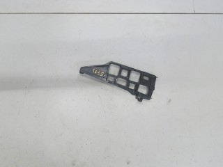 Кронштейн шторки багажника правый передний, ориг. номер 4L0880696, Audi Q7 2005-2009