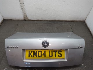 Кнопка открывания багажника с крышки, ориг. номер 3B5827297D, Volkswagen Passat 2000-2005