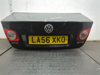 Кнопка открывания багажника с крышки Volkswagen Jetta 5 2005-2010, 1T0827574L