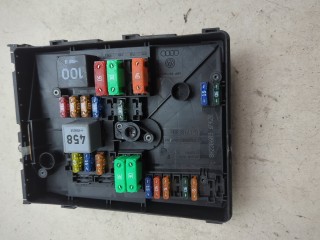 Блок предохранителей Volkswagen Touran 2006-2010, 1K0937025D
