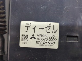 Переключатель отопителя (печки), ориг. номер MR958005, Mitsubishi Pajero 2002-2006