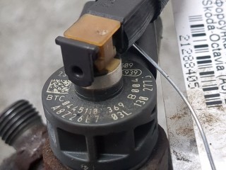 Форсунка топливная, ориг. номер 03L130277Q, 03L130855CX, Skoda Octavia 2000-2011