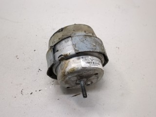 Подушка крепления двигателя правая Audi A4 2000-2006, 2.0 л, бензин, 8E0199379BG