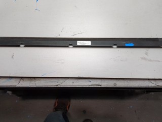 Молдинг двери левое переднее Audi A4 2000-2006, 8E0853283G