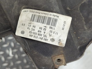 Рамка передняя (телевизор), ориг. номер 3B0805594BL, Volkswagen Passat 2000-2005