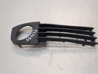 Заглушка (решетка) бампера правая Audi A6 2001-2005, 4B0807681T