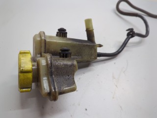 Бачок гидроусилителя Ford Fiesta 2001-2007, левый руль, 2S6C3531BC