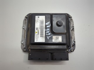 Блок управления двигателем Opel Astra 2006-2014, 55577647