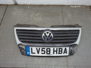 Решетка радиатора Volkswagen Passat 2005-2010, 2.0 л, МКПП