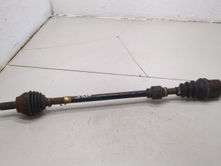 Полуось (приводной вал, шрус) правая передняя Toyota Yaris 2009-2012