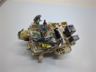 Блок предохранителей Toyota 4 Runner 2000-2003