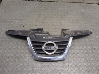 Решетка радиатора Nissan Juke 2010-2014, 1.5 л, МКПП, 620721KA6A