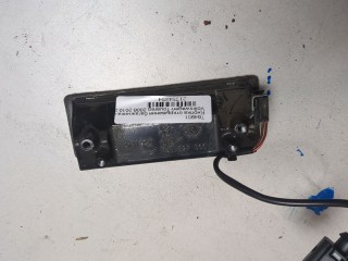 Кнопка открывания багажника с крышки Volkswagen Touareg 2002-2007, 1J0827566L