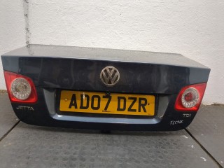 Кнопка открывания багажника с крышки Volkswagen Jetta 5 2005-2010