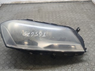 Фара (передняя) правая Volkswagen Passat 2011-2015, 3AC941006