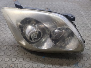 Фара (передняя) правая Toyota Avensis 2 2003-2006