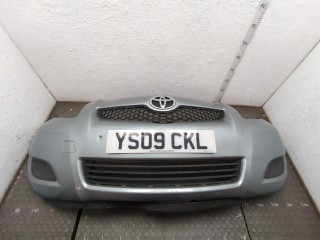 Бампер передний Toyota Yaris 2005-2009