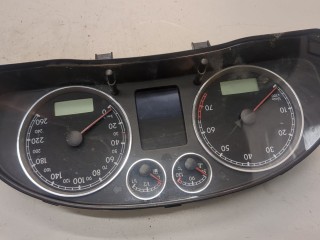 Щиток приборов (приборная панель) Volkswagen Passat 2000-2005, левый руль, 3B0920826