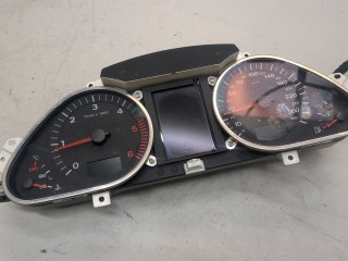 Щиток приборов (приборная панель) Audi A6 2001-2005, левый руль, 4F0920900S