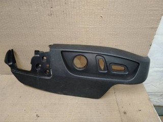 Накладка боковая на сиденье Audi Q7 4L 2005-2009, внедорожник 5 дв., левый руль, 4L0881326C
