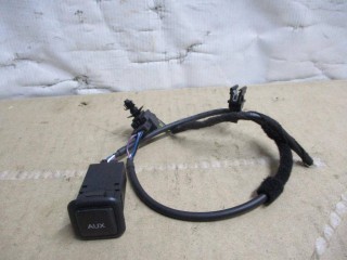 Разъем AUX / USB Audi Q5 8R 2008-2012, 8J0035475