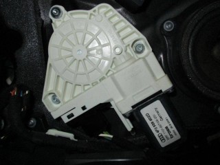 Моторчик стеклоподъемника передний правый, ориг. номер 4F0959802D, Audi A6 C6/4F 2004-2008