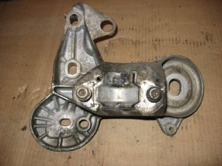 Кронштейн двигателя Audi A6 C6/4F 2004-2008, 4.2 л, бензин, 4F0199351J