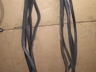 Уплотнитель Audi A4 B8/8K 2007-2012, седан, левый руль, 8T0823723A