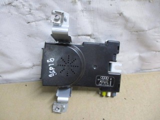 Усилитель антенны Audi A3 8P/8PA [рестайлинг] 2004-2008, 8P4035225